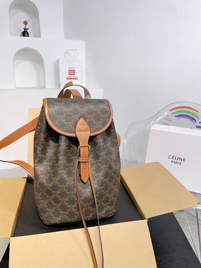 大号折叠盒 尺寸22.32 赛琳双肩包 大气又不失个性 任何搭配都可轻松驾驭 是每个优雅可爱女孩必入单品