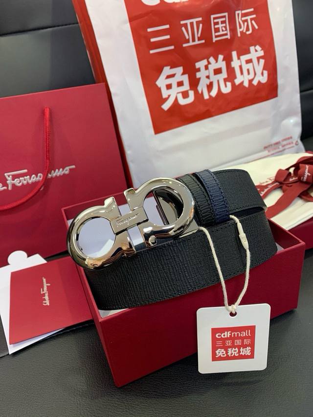 礼物#2024系列 正品有售ferragamo 菲拉格慕 Italy专柜在售正品 此款采用原单牙签纹制作 走线油边细致 搭配原版gancio五金 3.5Cm规格