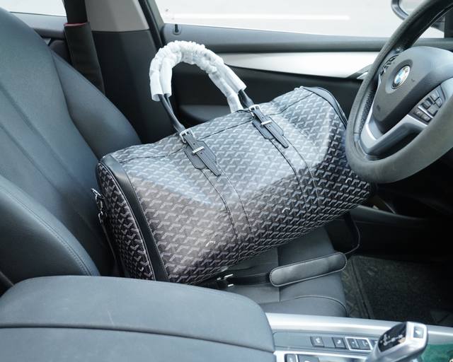 戈雅 官网同步 高版本 旅行背包 全球轰抢单品 质感极好 非市面普通货 采用进口牛皮 经典耐磨实用耐刮耐造 真正的流量王者 出行首选 超大容量 规格:50X27 戈雅 官网同步 高版本 旅行背包 全球轰抢单品 质感极好 非市面普通货 采用进口牛皮 经典耐磨实用耐刮耐造 真正的流量王者 出行首选 超大容量 规格:50X27