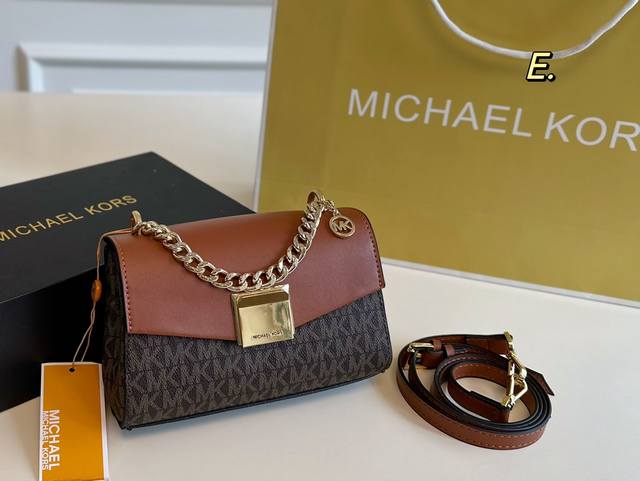 折叠盒 Size：20×12 Mk 新款老花llta链条斜挎包 皮革搭配精美方形金属件锁扣， 金属链条装饰个性十足！ 可调节皮革肩带，手提或斜挎， 为您打造优雅