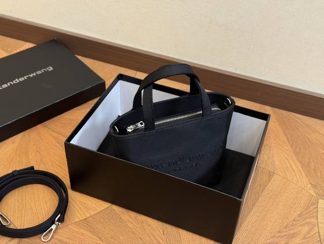 配盒 Size：21*15Cm 迷你出货 Aw大王24款迷你托特 高密度机织罗纹面料 可以斜挎 日常通勤必备，嘎嘎抗造