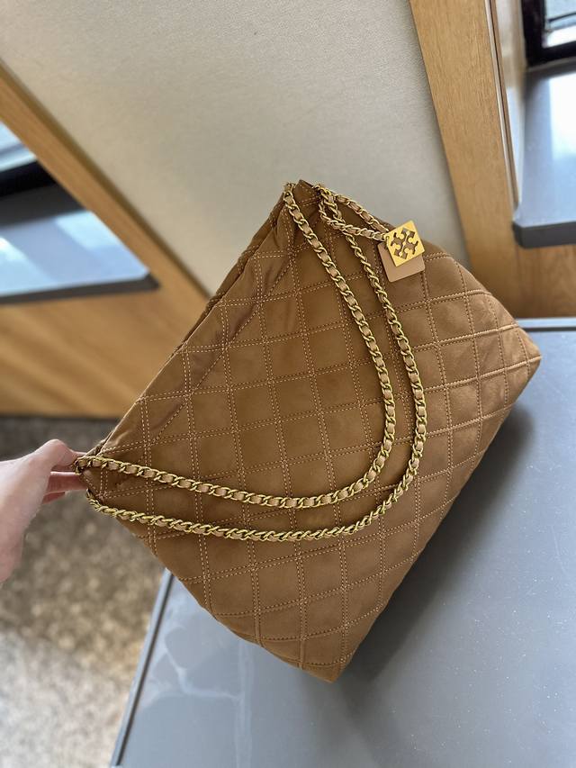 飞机盒包装 托里伯奇 Fleming托特包tote 质感爆棚的美 上身真的太太太有质感啦 日常逛街不要太吸晴pj！ 尺寸35.26