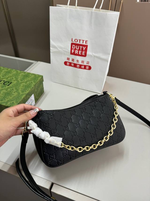 Gucci酷奇新款链条包 Gg Emblem手袋 经典不失优雅 D-28-2尺寸23.10.13配盒 Gucci酷奇新款链条包 Gg Emblem手袋 经典不失优雅 D-28-2尺寸23.10.13配盒