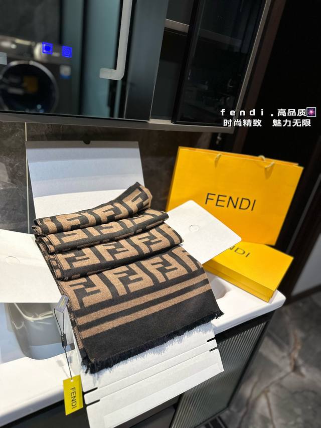 礼盒包装 Fendi 原单双面围巾 今年冬天是焦糖味的 羊绒围巾手感柔软 保暖效果非常好 很有腔调yyds 是真的