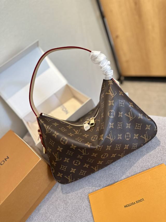 顶级芯片版 折叠礼盒包装 Lv 新款 腋下饭盒包慵懒时髦感拉满 #Ivsully Hobo 腋下包背多了牛角包秋冬来个lvsully Hobo腋下包也不错哦配上