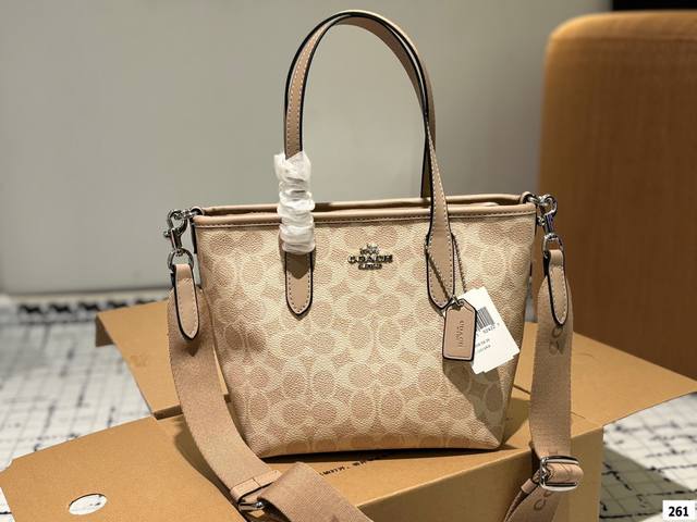 礼盒 Coach蔻驰托特包 菜篮子 可手提 可斜挎 不限制年龄段哦！ 尺寸：19.19