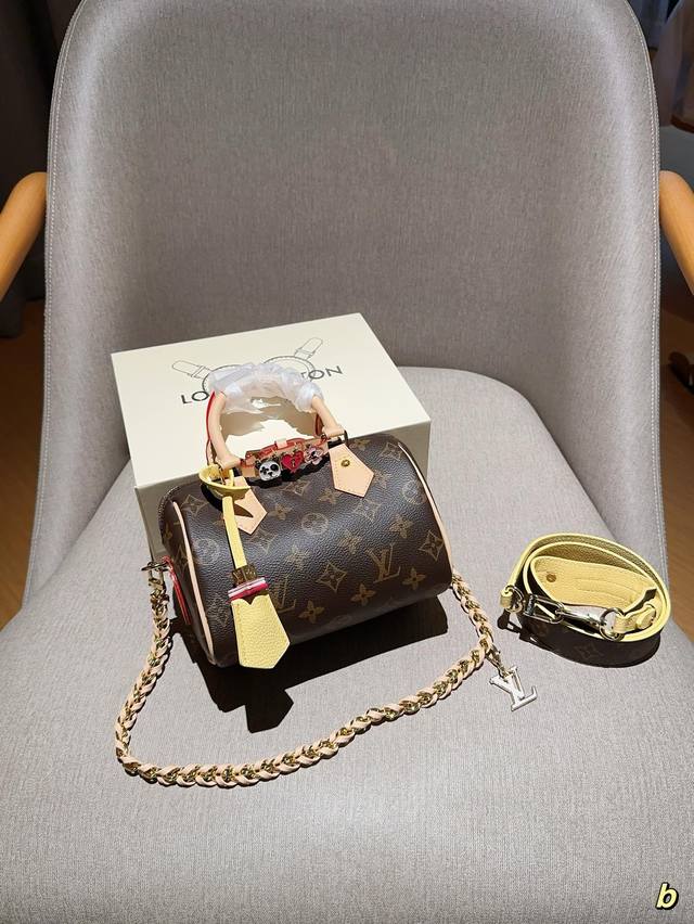 Lv路易威登 新品speedy18 限定款diy Nano迷你枕头包 尺寸18×13×10 礼盒包装 Lv路易威登 新品speedy18 限定款diy Nano迷你枕头包 尺寸18×13×10 礼盒包装