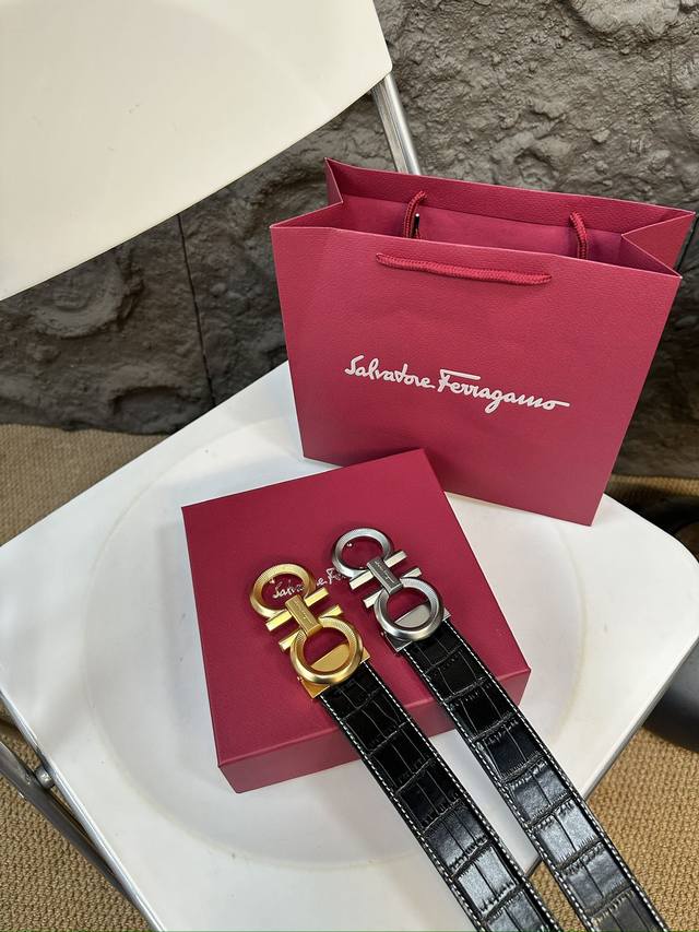 升级版 菲拉格慕！！ 高版本！全钢头 腰带 嘿哈 原单牛皮全钢头皮带～热门款 皮带里面最火的啦～质量很好 全套包装！五金绝对不褪色 皮带头和专柜一样的哦～ 配礼