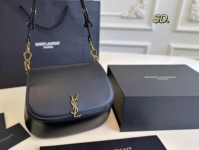 折叠盒 Size:23×18 Ysl圣罗兰新款fall24 7H6腋下包 圣罗兰的宝宝真的越出越高级 大小刚刚好,非常精致好看~ 肩带调节,腋下可单肩 喜欢利落 折叠盒 Size:23×18 Ysl圣罗兰新款fall24 7H6腋下包 圣罗兰的宝宝真的越出越高级 大小刚刚好,非常精致好看~ 肩带调节,腋下可单肩 喜欢利落