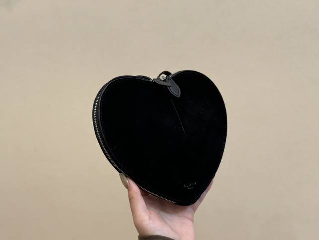 配礼盒 Alaia Le Cour心型包 尺寸：21*17Cm