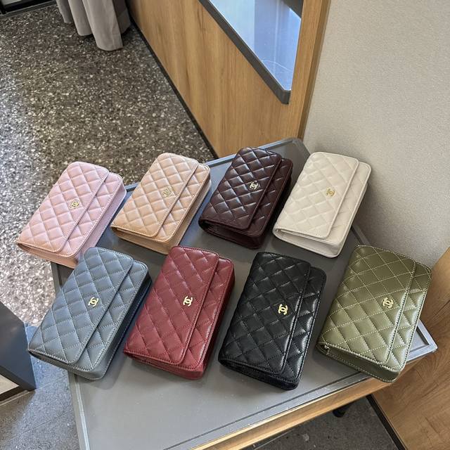 牛皮 “折叠礼盒官网飞机盒” Chanel香奈儿24新款woc发财包是时尚圈公认的“再过百年都不会过时”的神仙元素,随性百搭,可盐可甜,大牌们一直都对它一往情深 牛皮 “折叠礼盒官网飞机盒” Chanel香奈儿24新款woc发财包是时尚圈公认的“再过百年都不会过时”的神仙元素,随性百搭,可盐可甜,大牌们一直都对它一往情深