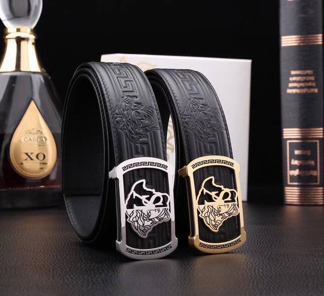 范思哲3.8Cm 双面原版皮，钢扣，带身采用专柜最新元素、双色原版款式，大气有光泽度，100%进口牛皮，扣头采用纯钢材质结构，持久耐用，永不退色，显档次有品味，