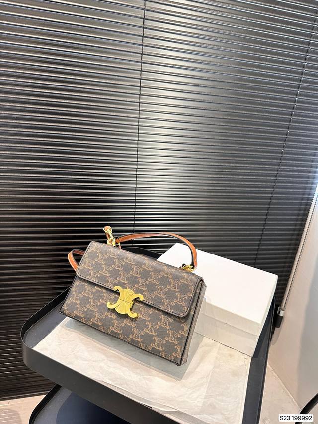 配盒子 Celine一眼心动v赛琳最新款凯旋门] 赛琳最新款凯旋门手提包 长方形的轮廓复古感满满~ 随便穿什么搭配这个包都是高级风 尺寸：23 13 货号199