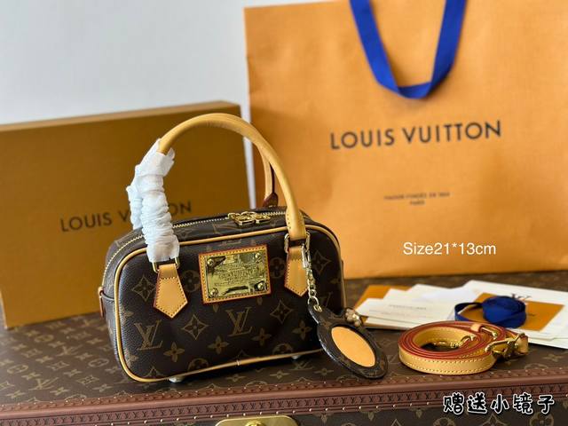 配盒 L家中古老花腋下包 今年要问什么包最火那腋下包必须有个位置 Vintage 中古老花款 中古包都是非常经典的包包 不仅款式特别且不怕烂大街 是禁得起时间考