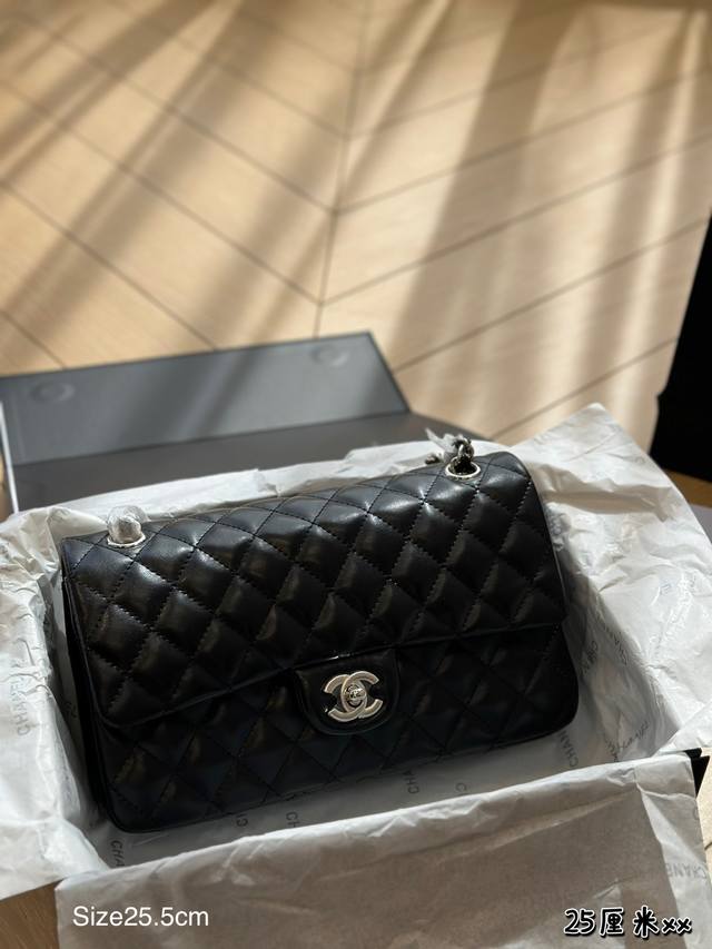 折叠盒 Chanel经典cf 经典不过时 牛皮质地 时装 休闲 不挑衣服 尺寸25厘米