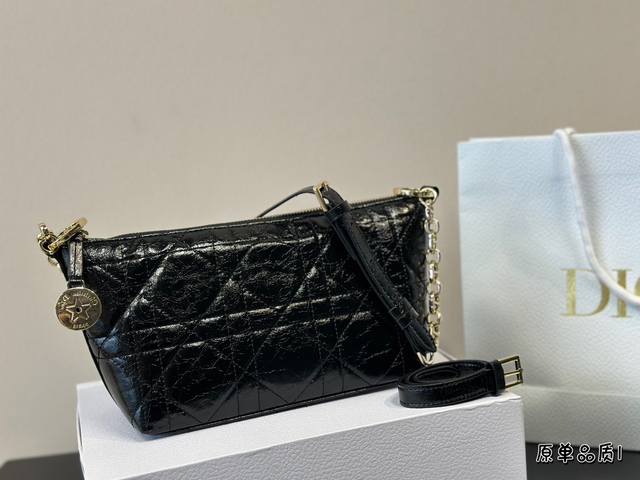 挂件+40 Size：22底宽*15Cm D家 Nomad新品饭盒包 背出去被夸爆的hobo饭盒包 可以实现一包多用啦