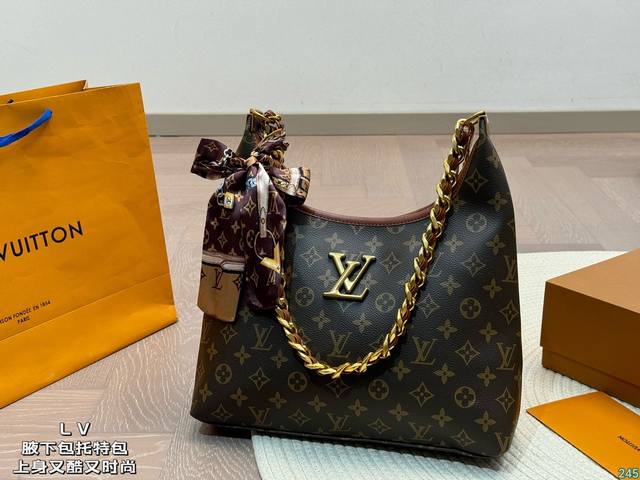 Lv腋下包托特包 上身又酷又时尚 容量超级可 任何风格都可轻松驾驭 尺寸31 23 Lv腋下包托特包 上身又酷又时尚 容量超级可 任何风格都可轻松驾驭 尺寸31 23