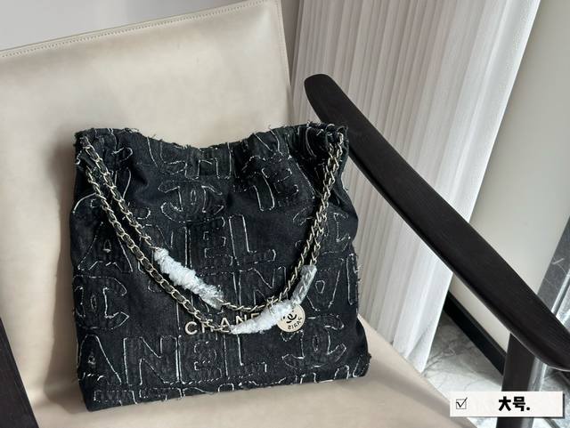 配盒 Size: 21*18 小号 30*28 大号 35*35 中号 太好搭配了呜呜呜 Chanel 22Bag 白银更清爽! 牛仔摸着更舒服 百搭休闲! 软 配盒 Size: 21*18 小号 30*28 大号 35*35 中号 太好搭配了呜呜呜 Chanel 22Bag 白银更清爽! 牛仔摸着更舒服 百搭休闲! 软