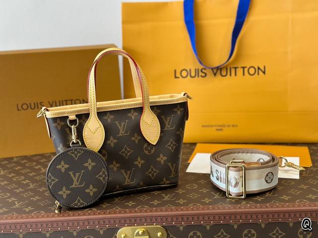 实用通勤又百搭，上班族必备的neverfull居然出新尺寸了 这回 Louis Vuitton 将它缩小重新诠释或许成为八月最有潜力的it Bag今年的新款好像