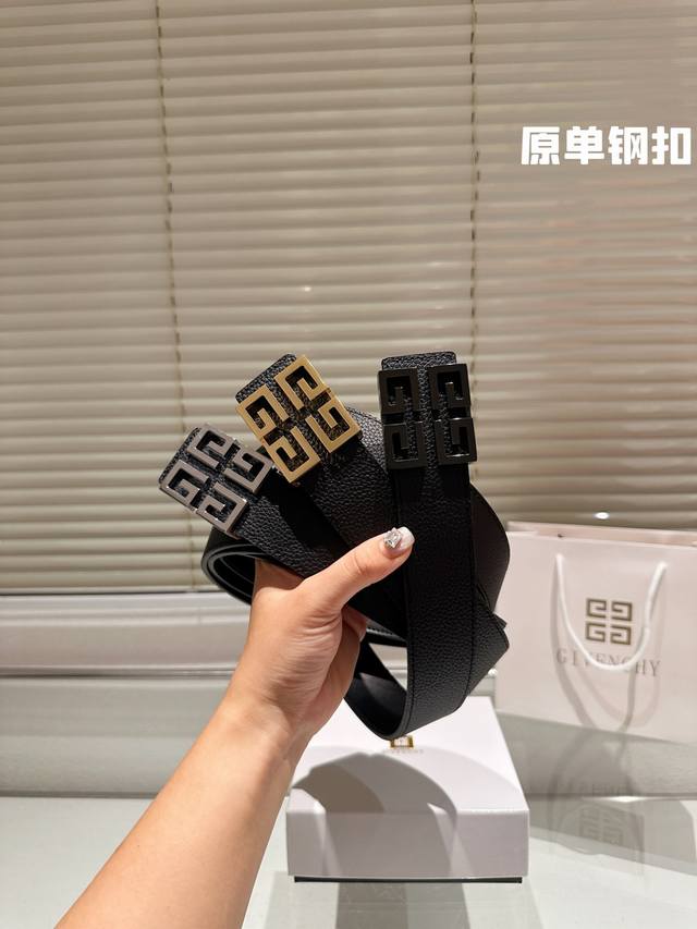 钢扣 高版本！腰带纪梵希 牛皮皮带～热门款 男女通用皮带里面最火的版本啦～质量很好 全套包装！五金绝对不褪色 皮带头和专柜一样的哦～ 配礼盒手提袋发票