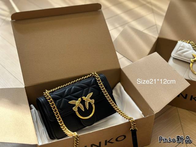 配盒 Pink* 灭世纵横款 一只小香风的燕子包 Pinko品高燕子包 超高品质 媲美正品真是美到心里了原单五金 有隔层 Ykk金色五金不褪色 质量超好 今年燕 配盒 Pink* 灭世纵横款 一只小香风的燕子包 Pinko品高燕子包 超高品质 媲美正品真是美到心里了原单五金 有隔层 Ykk金色五金不褪色 质量超好 今年燕