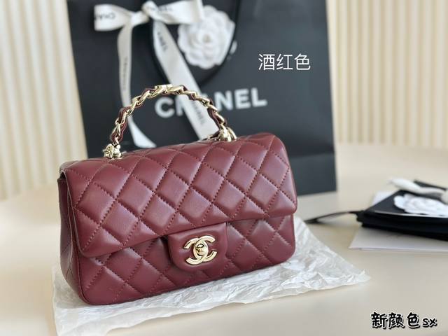 全套包装 Chanel香奈儿｜ 22B Cf Handle Mini开箱是谁的神仙sa又offer包了，噢～是我的哈哈哈哈哈超级喜欢 Cf Handle 可手提