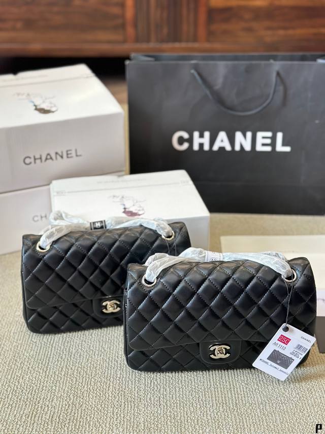 小羊皮 Cf Chane*-Cf经典之最 四季必备的原单系列“女神包”名媛超爱时尚宠儿 拥有超久历史 女人们的挚爱法宝 简约优雅凸显气质 不论单肩手提斜挎都展示 小羊皮 Cf Chane*-Cf经典之最 四季必备的原单系列“女神包”名媛超爱时尚宠儿 拥有超久历史 女人们的挚爱法宝 简约优雅凸显气质 不论单肩手提斜挎都展示