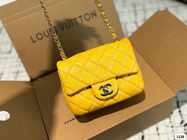 折叠礼盒 Chanel 小香 大mini Cf 香奈儿 Chanel 方胖子 顶流款 超精致 超优质 手感超级好 原版五金 超级大牌 以华丽高贵的外形成为当下最 折叠礼盒 Chanel 小香 大mini Cf 香奈儿 Chanel 方胖子 顶流款 超精致 超优质 手感超级好 原版五金 超级大牌 以华丽高贵的外形成为当下最