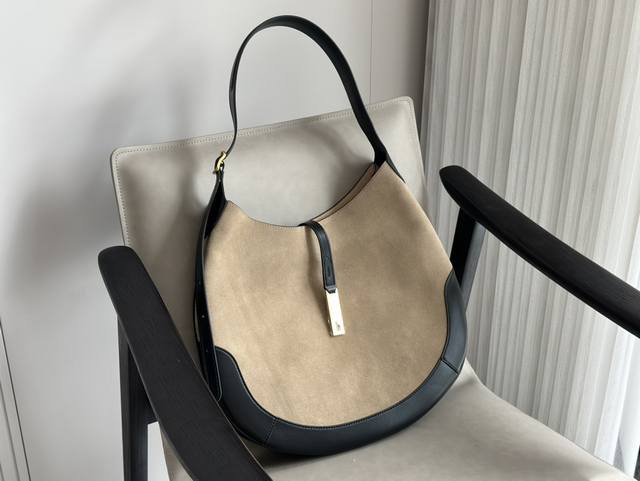 原版牛皮 老伦拉夫 可颂包 Polo好看不止衣服还有大托特包 如果你对polo的印象还停留在polo衫的时代那真的一定开始重新种草这个品牌全新的大包设计真的一包