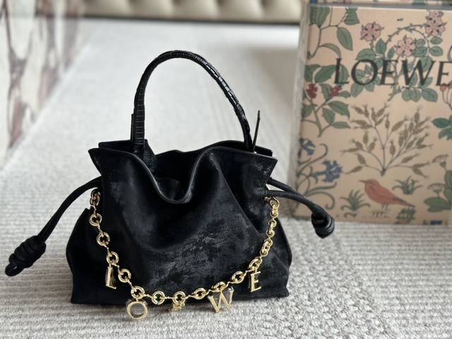 Loewe新款云朵小福袋 像面包一样胖嘟嘟像云朵一样软乎乎高级可爱又时髦搭配甜甜圈 超级洋气... 24 18Cm