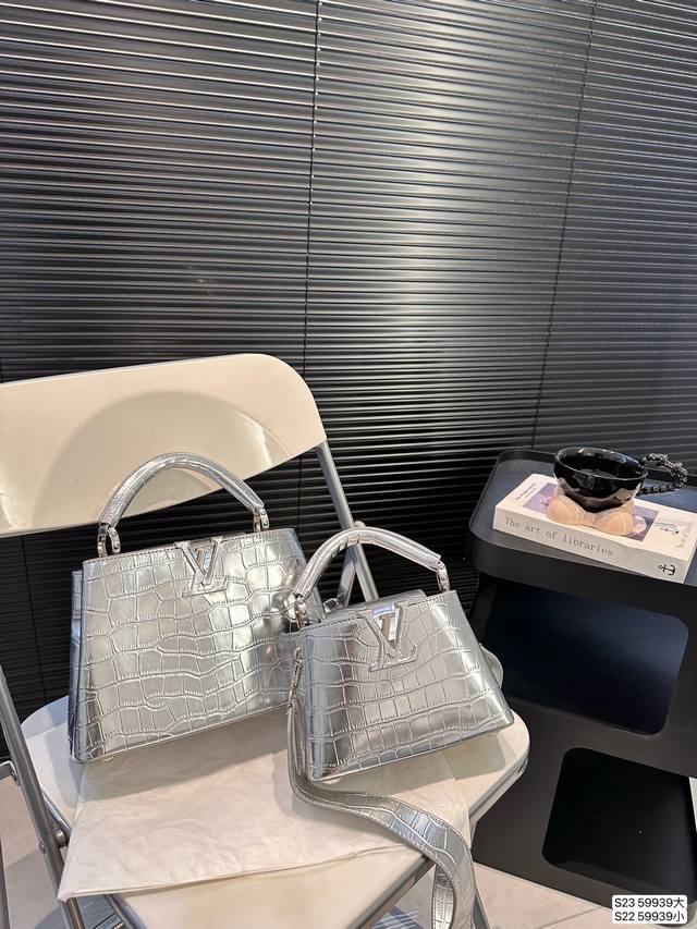 大号 小号 Lvcapucines 贵妇包 牛皮，超繁琐制作工序，女王范儿必备，经典大logo设计，结合monogram经典小花元素简洁大气，尺寸合理、容量ok