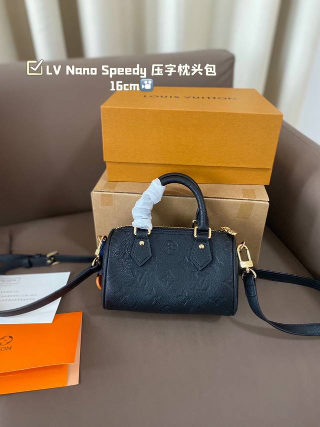 Lv Nano Speedy 压字枕头包 Lv 新款系列 枕头包 手袋,全网首发 Lv Speedy Nano 枕头包这款retiro 手袋以标志性 经典永恒。