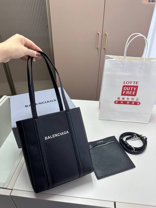 巴黎世家everyday Xxs托特包 购物袋 实物超级真的超级mini可爱 D-301尺寸19.9.22折叠盒