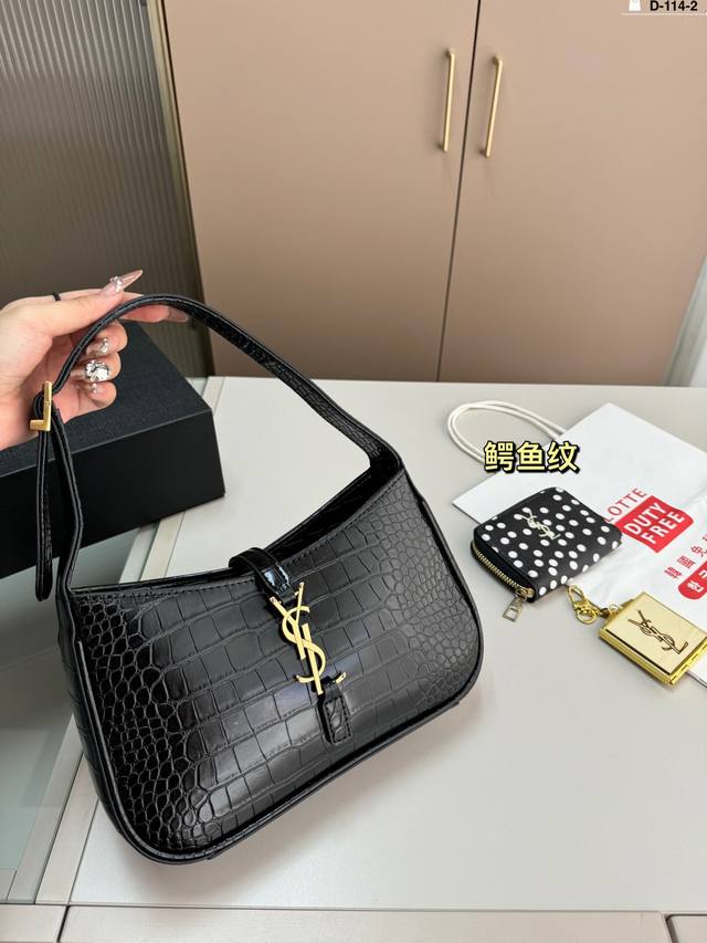 Ysl圣罗兰腋下包 鳄鱼纹 配卡包+小镜子 日常搭配各种风格 D-114-2尺寸24.6.14折叠盒 Ysl圣罗兰腋下包 鳄鱼纹 配卡包+小镜子 日常搭配各种风格 D-114-2尺寸24.6.14折叠盒