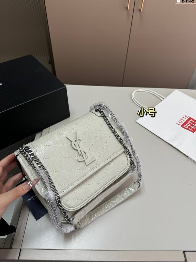 小 圣罗兰ysl Niki邮差包 简直无法拒绝 超显气质 高级感十足 集美必入款 D-114-2尺寸20×18 28×19折叠盒