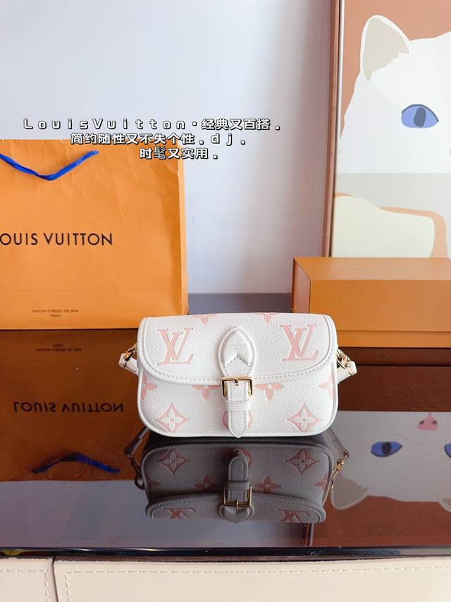 配礼盒. 天呐lv法棍包穿搭也太好看了吧 无滤镜的上身实拍先 自从speedy20开始就种草了这个系列然后又特别喜欢 双肩带的配置让复古的气质中又带着时尚感搭配