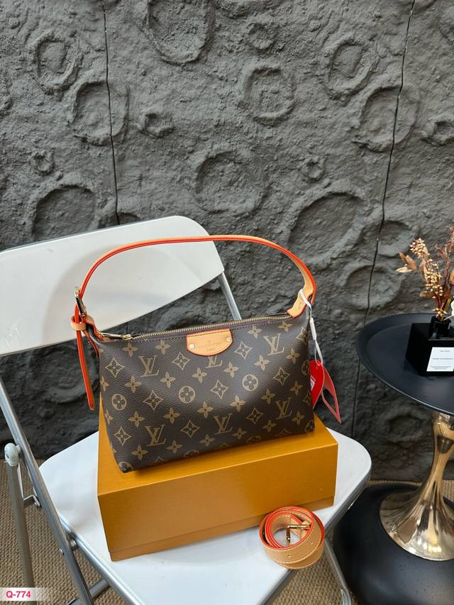 配折叠盒 Lv中古经典腋下包 新款饭盒包 跟上这波风潮太可爱了啊啊 复古才是真正上头的！新款牛仔 饭盒包！ 尺寸24.16Cm