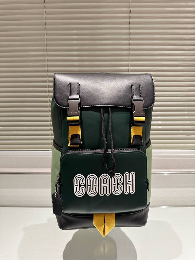 原单 高端货最新款 “Coach Track蔻驰”双肩包进口原厂面料超高清五金logo标志、专用里内里。超顺滑拉链、油边超平滑、做工精致每个细节到位！规格40*