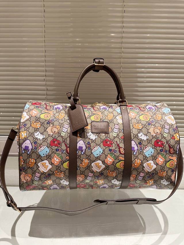 要旅行的宝宝 机场旅行包来咯gucci 专柜同款旅行包 范冰冰 杨幂 刘涛各路大牌明星同款我有自留一直在用每个摩登旅者 都要拥有一只帅气能装的旅行袋 时尚爆发款 要旅行的宝宝 机场旅行包来咯gucci 专柜同款旅行包 范冰冰 杨幂 刘涛各路大牌明星同款我有自留一直在用每个摩登旅者 都要拥有一只帅气能装的旅行袋 时尚爆发款