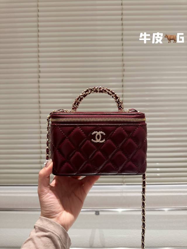 头层牛皮 Chanel 盒子包 慵懒随性又好背 上身满满的惊喜 高级慵懒又随性 彻底心动的一只 Size：16 10Cm