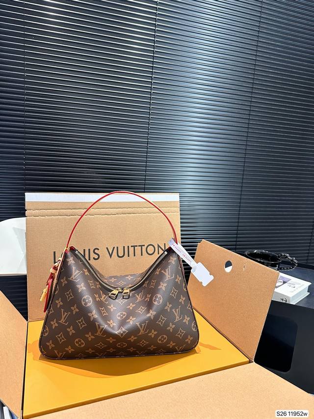 配飞机盒折叠盒子 Lv腋下饭盒包慵懒时髦感拉满ivsully Hobo 腋下包背多了牛角包秋冬来个lvsully Hobo腋下包也不错哦配上大衣毛衣风衣慵懒酷飒