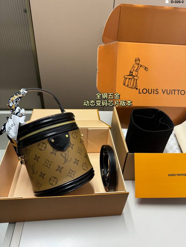 Lv 发财桶 全钢五金 动态变码芯片版本 各种百搭 时髦精必备 D-326-2尺寸15×17折叠盒飞机盒 Lv 发财桶 全钢五金 动态变码芯片版本 各种百搭 时髦精必备 D-326-2尺寸15×17折叠盒飞机盒
