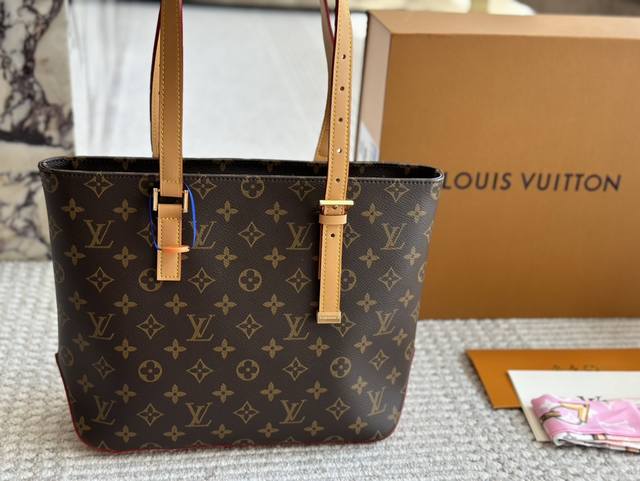 全套包装 复刻版 Size：32*25Cm L家 新款piano购物袋 太戳我了吧！上身效果！ 啥也不说啦！订起来 . 24Ss 走秀款 搜索lv Piano