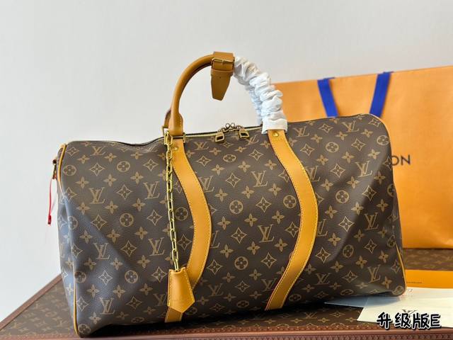 Lv新品旅行袋 男女通用款 大容量 尺寸50Cm 出差出游 不可缺少哦! Lv新品旅行袋 男女通用款 大容量 尺寸50Cm 出差出游 不可缺少哦!