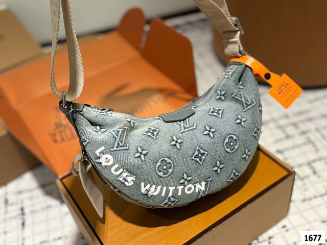 折叠礼盒包装 Lv Bumbag 24Ss 丹宁牛仔 重出江湖凸速速预定！ 谁还记得bumbag 当年的火爆程度？ 明星博主手里人手一只！ 这么火的包包停产，