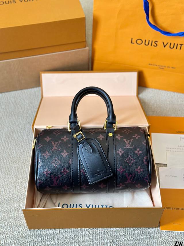 Lv Speedy 25Cm枕头包 无论版型 内里和专柜毫无差别 真正原版复刻 内里可拆卸 火遍全球的爆款机场大包 机车女神包 明星同款 贵气而充满活力的品牌设 Lv Speedy 25Cm枕头包 无论版型 内里和专柜毫无差别 真正原版复刻 内里可拆卸 火遍全球的爆款机场大包 机车女神包 明星同款 贵气而充满活力的品牌设