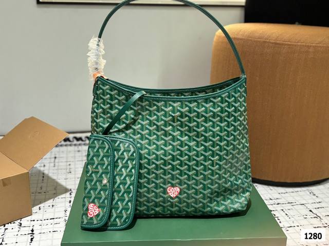 配盒子 限量款 戈雅购物袋 最火爆的 超多明星网红都在秀！大家可以去加购啦，另外收到的宝宝就会知道手腕带是立起来的不是放在那里软下去，尺寸：43 27