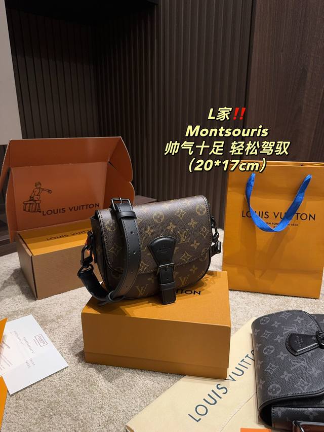 升级版 配折叠盒尺寸20.17 Lv Montsouris 最近入手的这款l家montsouris 男包,简直是百搭神器,复古花色一眼万年,经典又不失格调!它的 升级版 配折叠盒尺寸20.17 Lv Montsouris 最近入手的这款l家montsouris 男包,简直是百搭神器,复古花色一眼万年,经典又不失格调!它的