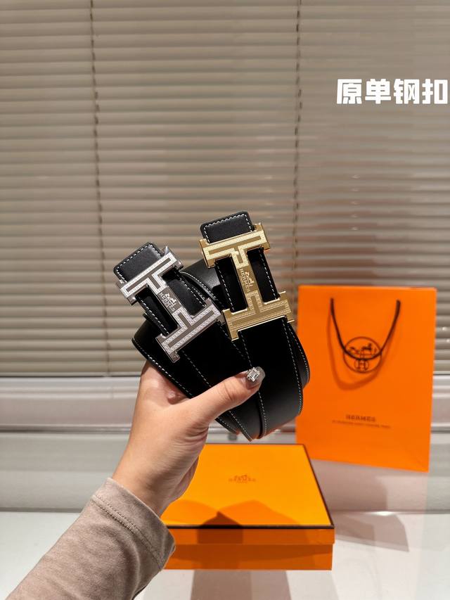 钢扣 高版本！腰带爱马仕 牛皮皮带～热门款 男女通用皮带里面最火的版本啦～质量很好 全套包装！五金绝对不褪色 皮带头和专柜一样的哦～ 配礼盒手提袋发票