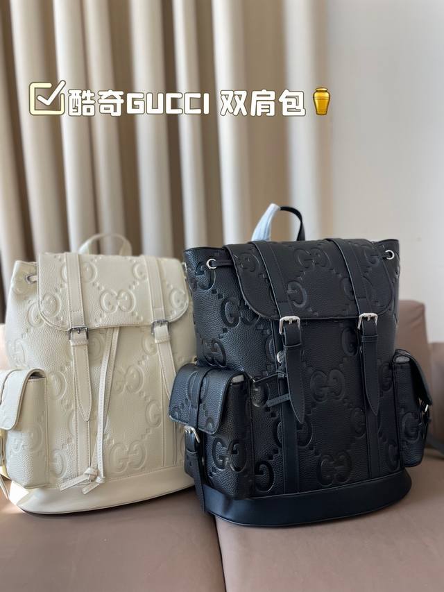 酷奇gucci 双肩包 百搭到没朋友 时尚感超强 辨识度很高 容量很大 上身也很帅气 尺寸 33*38